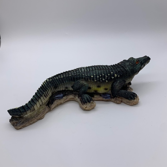 Realistic Alligator On Rock- Resin Indoor/Outdoor Aquarium Decor 12”Long - Picture 7 of 10